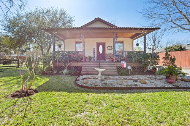 3414 Avenue C, Dickinson, TX 77539