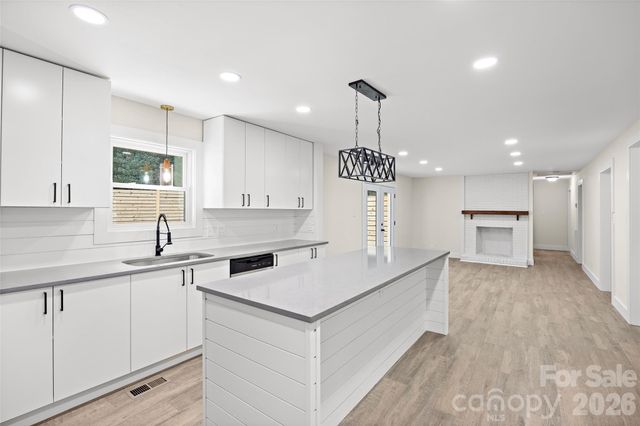 8033 Ritter Drive, Charlotte, NC 28270