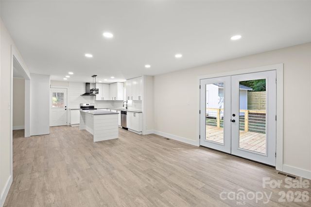 8033 Ritter Drive, Charlotte, NC 28270