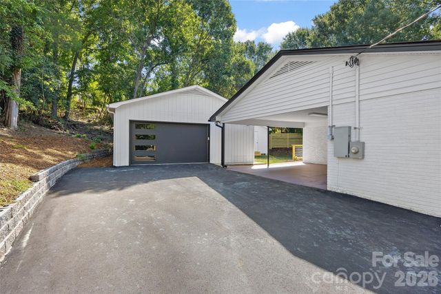 8033 Ritter Drive, Charlotte, NC 28270