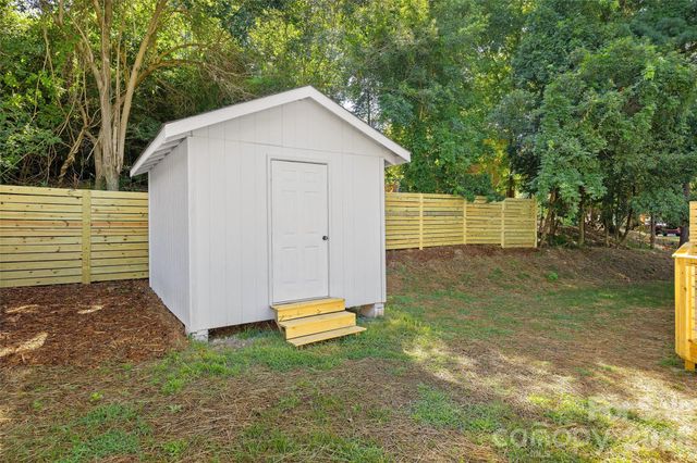 8033 Ritter Drive, Charlotte, NC 28270
