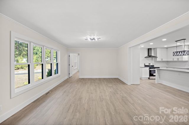 8033 Ritter Drive, Charlotte, NC 28270