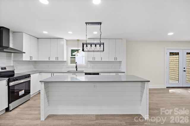 8033 Ritter Drive, Charlotte, NC 28270