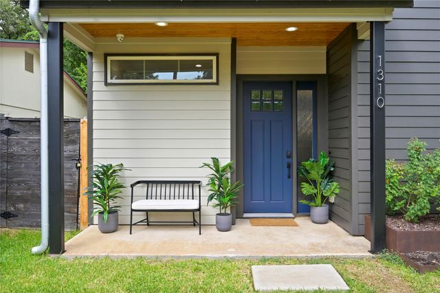 1310 Comal ST, Austin, TX 78702