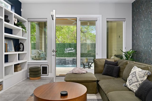 1310 Comal ST, Austin, TX 78702