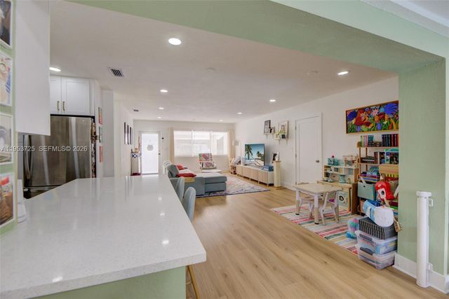 1765 NE 145th St, Miami, FL 33181