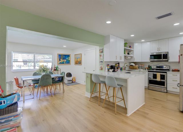 1765 NE 145th St, Miami, FL 33181