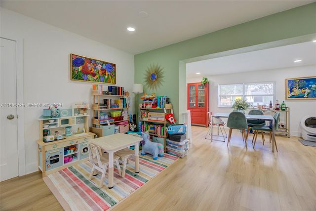 1765 NE 145th St, Miami, FL 33181