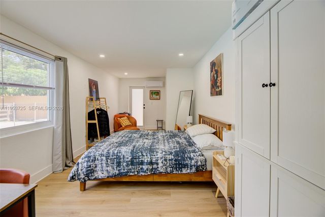 1765 NE 145th St, Miami, FL 33181