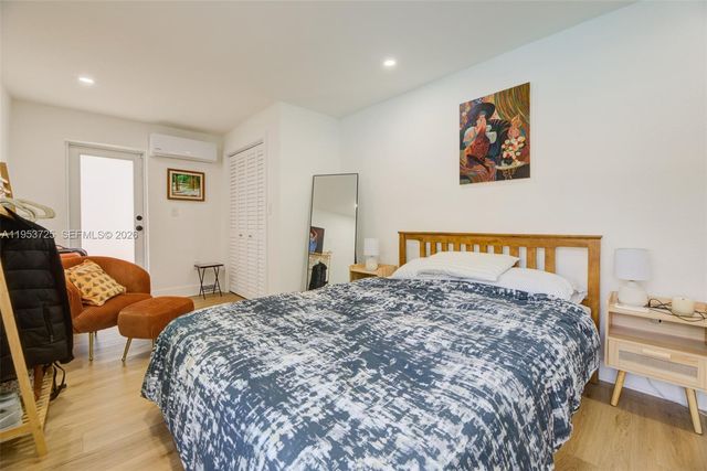 1765 NE 145th St, Miami, FL 33181