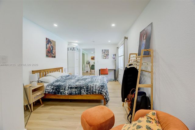 1765 NE 145th St, Miami, FL 33181