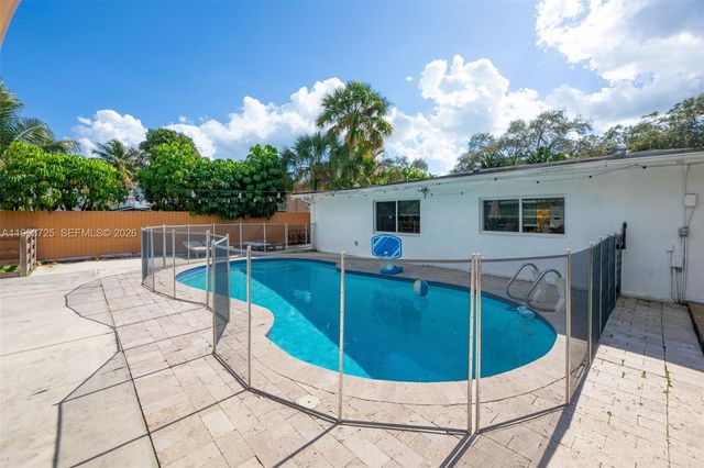 1765 NE 145th St, Miami, FL 33181