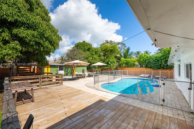 1765 NE 145th St, Miami, FL 33181