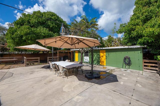 1765 NE 145th St, Miami, FL 33181