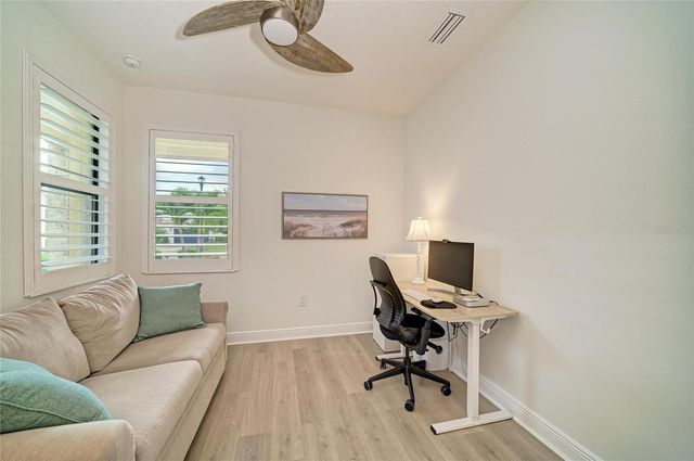 5286 BARNETT CIRCLE, Bradenton, FL 34211