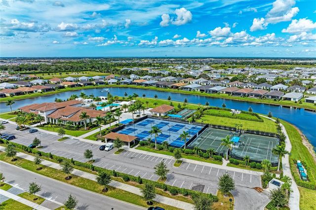 5286 BARNETT CIRCLE, Bradenton, FL 34211