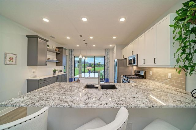 5286 BARNETT CIRCLE, Bradenton, FL 34211