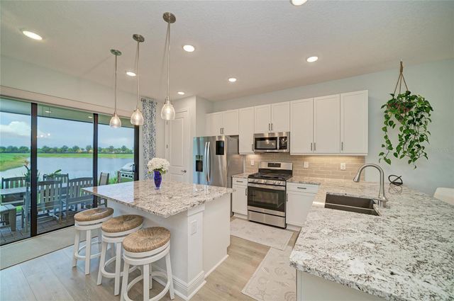 5286 BARNETT CIRCLE, Bradenton, FL 34211