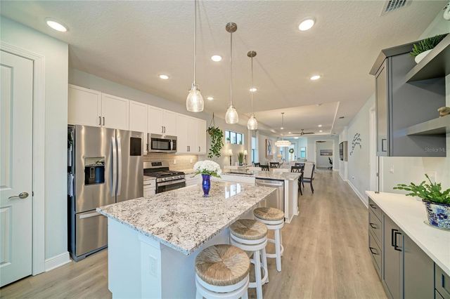 5286 BARNETT CIRCLE, Bradenton, FL 34211