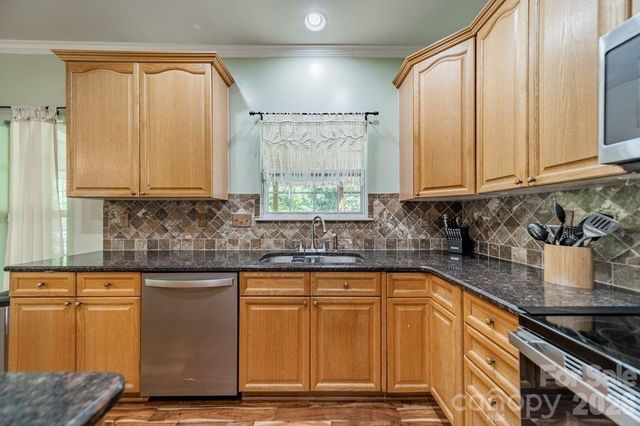 2316 Heath Lake Drive, Mint Hill, NC 28227