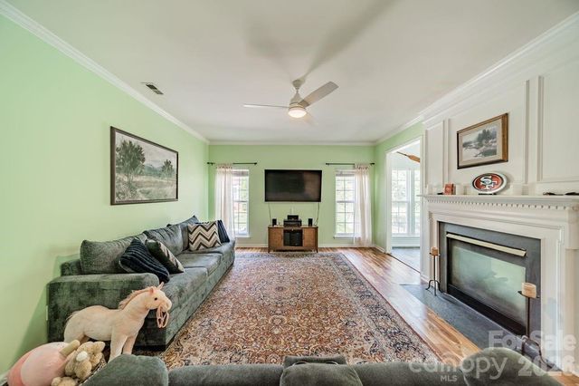 2316 Heath Lake Drive, Mint Hill, NC 28227