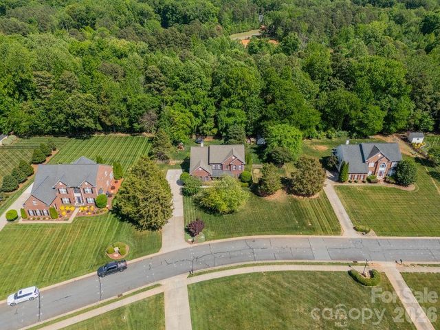 2316 Heath Lake Drive, Mint Hill, NC 28227