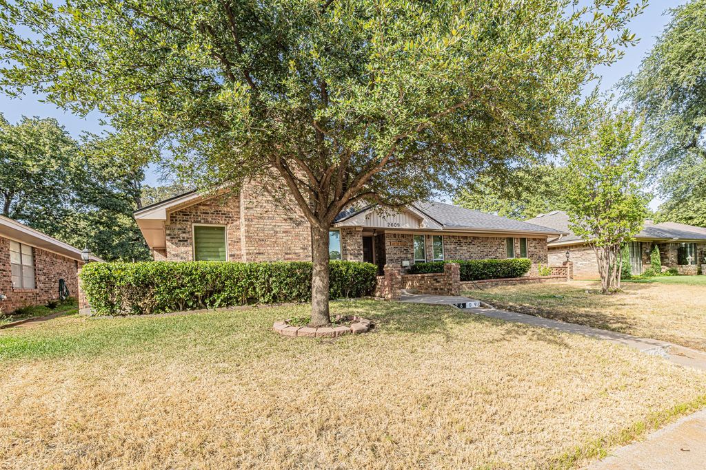 2609 Still Meadow Road, Irving, TX 75060 — exterior