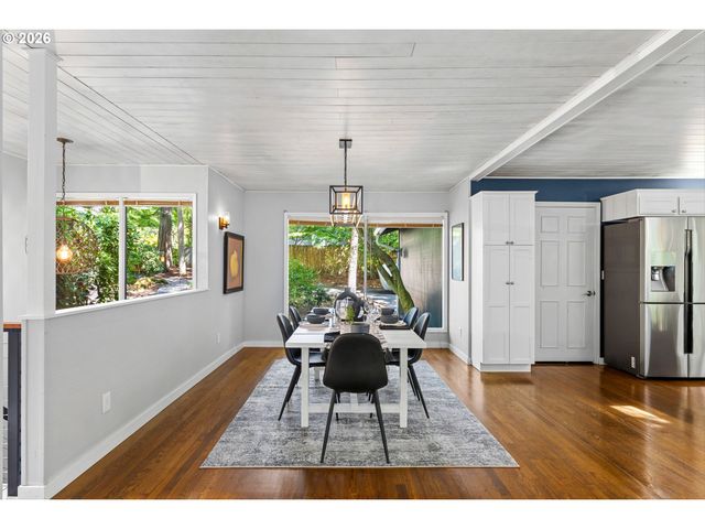18148 PIONEER Ct, Lake Oswego, OR 97034