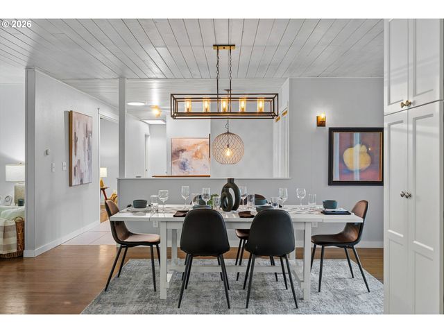 18148 PIONEER Ct, Lake Oswego, OR 97034