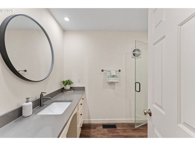 18148 PIONEER Ct, Lake Oswego, OR 97034