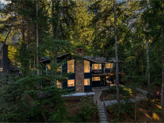 18148 PIONEER Ct, Lake Oswego, OR 97034