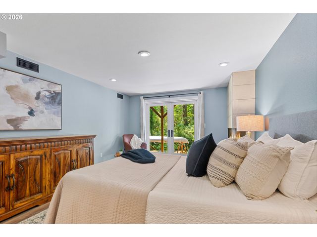 18148 PIONEER Ct, Lake Oswego, OR 97034