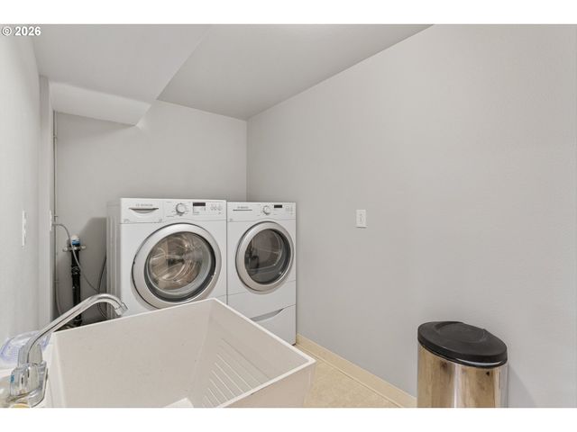 18148 PIONEER Ct, Lake Oswego, OR 97034