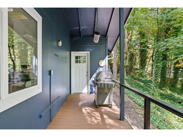 18148 PIONEER Ct, Lake Oswego, OR 97034
