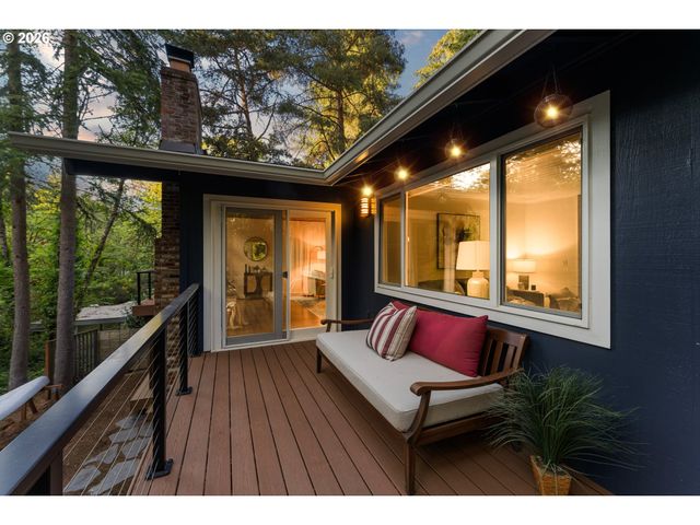 18148 PIONEER Ct, Lake Oswego, OR 97034