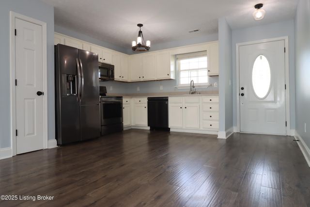 9709 Williamsborough Ln, Louisville, KY 40291