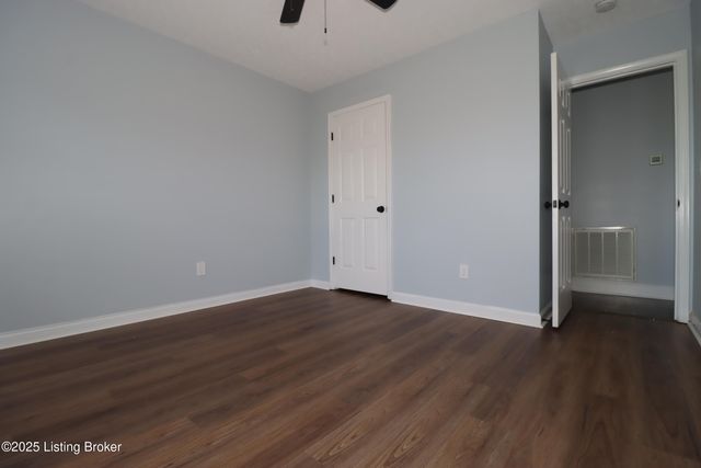 9709 Williamsborough Ln, Louisville, KY 40291