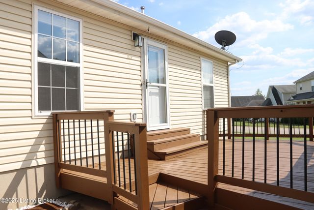 9709 Williamsborough Ln, Louisville, KY 40291