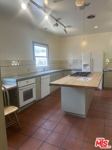8381 W 4th Street, Los Angeles, CA 90048