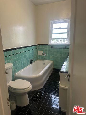 8381 W 4th Street, Los Angeles, CA 90048