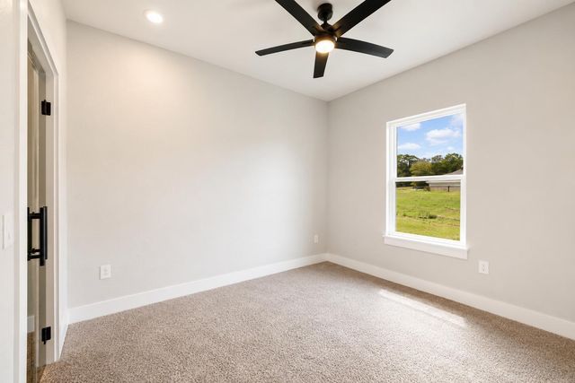 42 Meadow Lake Drive, Trinity, TX 75862