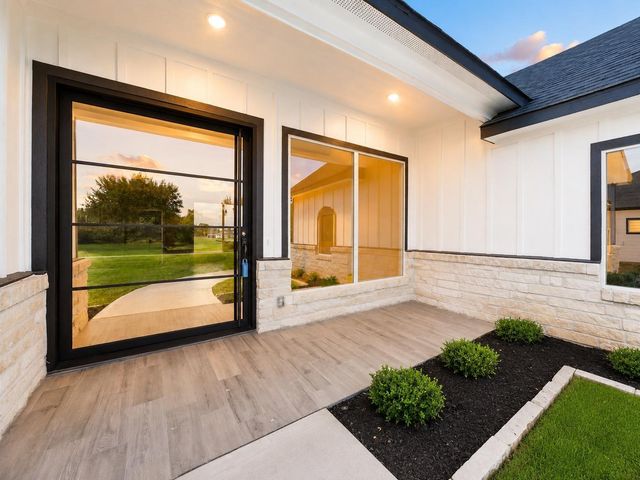 42 Meadow Lake Drive, Trinity, TX 75862