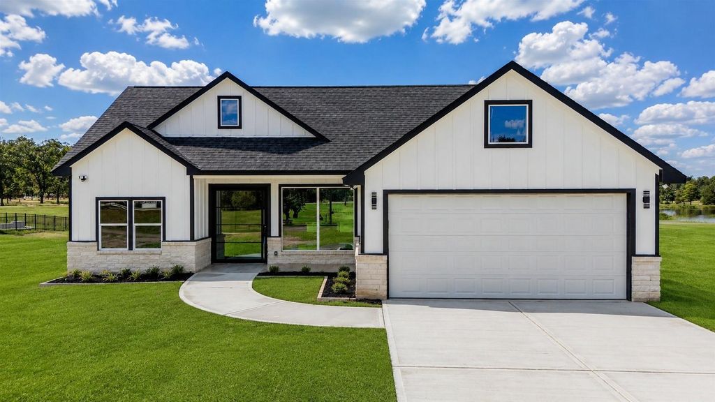 42 Meadow Lake Drive, Trinity, TX 75862