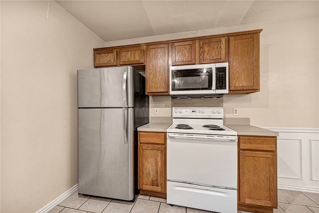 838 W Peachtree Drive, Fayetteville, AR 72703