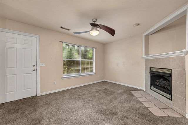 838 W Peachtree Drive, Fayetteville, AR 72703
