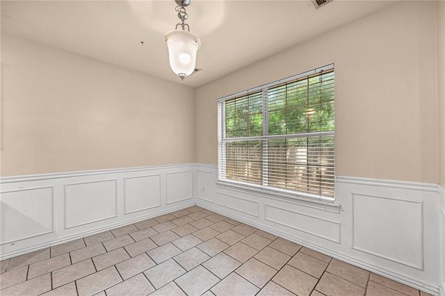 838 W Peachtree Drive, Fayetteville, AR 72703