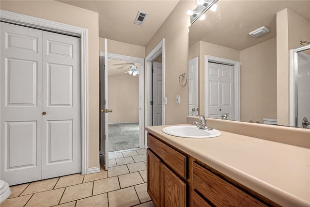838 W Peachtree Drive, Fayetteville, AR 72703