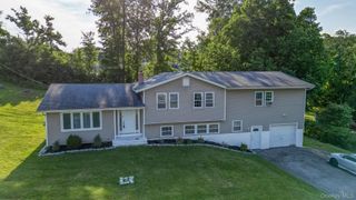 1 Forest Lane, Salisbury Mills, NY 12577