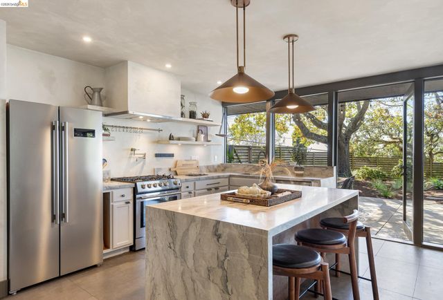 3560 Brunell Dr, Oakland, CA 94602