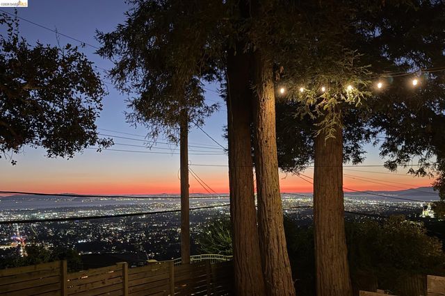 3560 Brunell Dr, Oakland, CA 94602